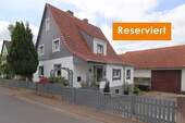 Vorderansicht -Reserviert - Geräumiges Einfamilienhaus mit Nebengebäude in ruhiger Ortsrandlage