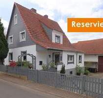 Geräumiges Einfamilienhaus mit Nebengebäude in ruhiger Ortsrandlage - Meißner Weidenhausen