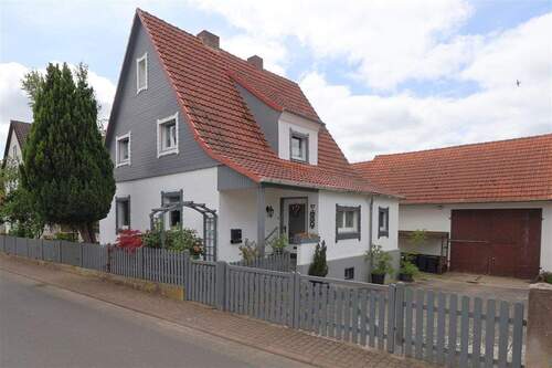 Vorderansicht - 6 Zimmer Einfamilienhaus zum Kaufen in Meißner