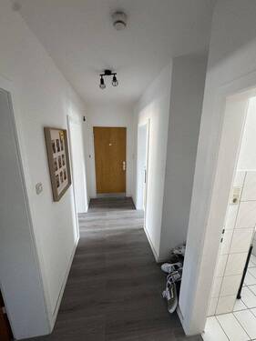 Flur - Etagenwohnung mit 62,00 m&sup2; in Moers zur Miete