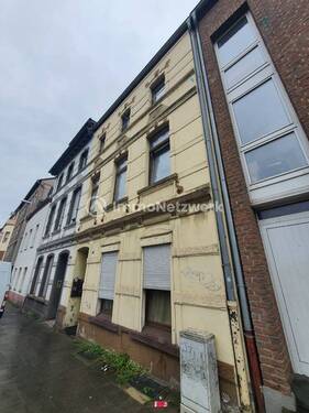 Aussenansicht - 9 Zimmer Mehrfamilienhaus, Wohnhaus zum Kaufen in Düren