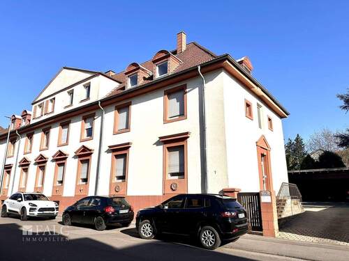 Außenansicht - 6 Zimmer Etagenwohnung zum Kaufen in Zweibrücken