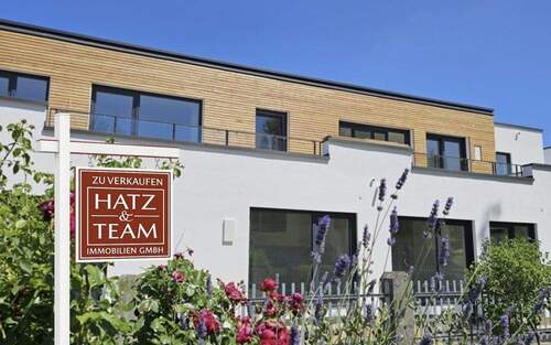 Hatz und Team im Grünen - Neubau-Wohnungen in Bad Griesbach - KfW 40 EE Standard - Sonder Afa