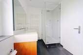 und Dusche - 