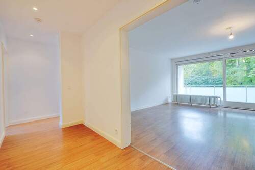 Flur mit Wohnzimmer - 