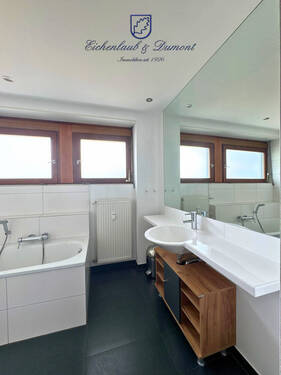 Bad mit Fenster - 
