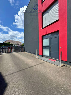Wohnungseingangstür - 3 Zimmer Etagenwohnung in Wadgassen-Schaffhausen