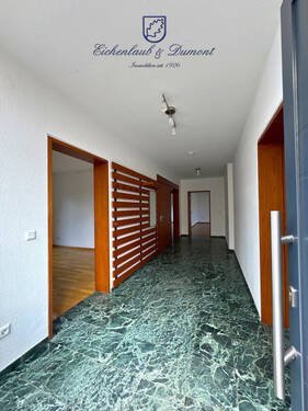 Eingangsbereich - Etagenwohnung mit 142,00 m² in Wadgassen-Schaffhausen zur Miete