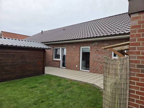 Außen hinter dem Haus - 3 Zimmer Doppelhaushälfte zum Kaufen in Westoverledingen / Flachsmeer