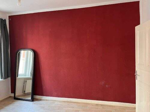 Zimmer (Die Wand wird noch geweißt) - Etagenwohnung mit 28,50 m² in Kiel zur Miete