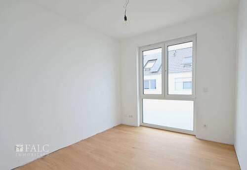 Kinderzimmer/ Büro - 