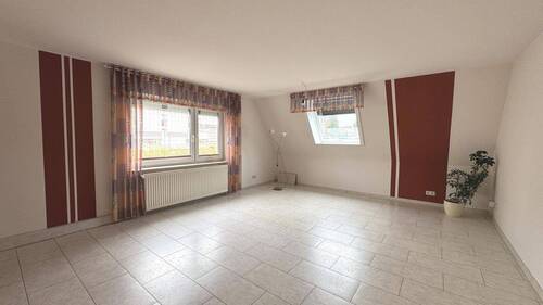 Wohnzimmer - Doppelhaushälfte mit 182,00 m&sup2; in Löbau zum Kaufen