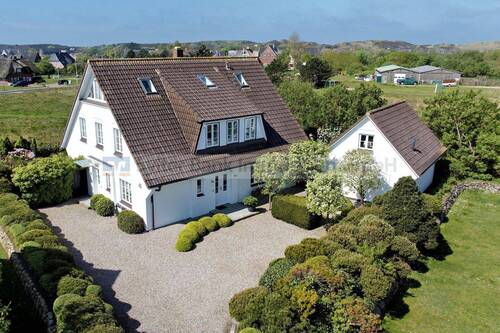 Hausansicht - 'Am Königshafen' - Traumhaftes Wohnhaus mit einer genehmigten Ferienwohnung und einer Wohnung