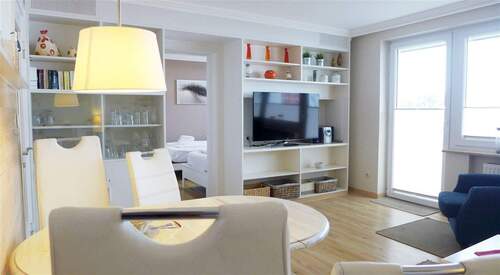 Blick auf den Durchgang zum zweiten Schlafzimmer - URLAUBSGENUSS PUR ! Moderne 3-Zimmer-Wohnung direkt am Strandübergang