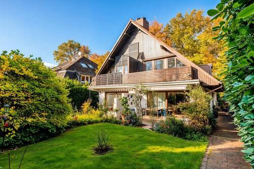 Gebäudeansicht - 4 Zimmer Doppelhaushälfte zum Kaufen in Hamburg