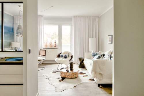 Wohnzimmer - Sanierte Eigentumswohnung am Stettiner Haff (provisionsfrei)