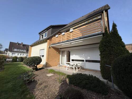 Seitenansicht - 7 Zimmer Einfamilienhaus zum Kaufen in Hildesheim