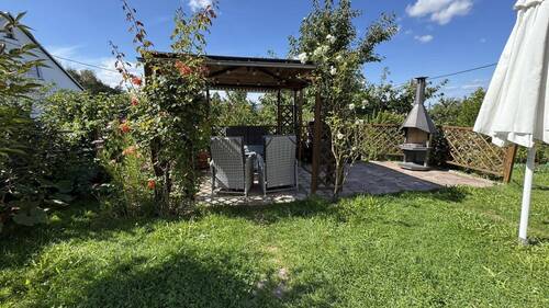 Sitzecke im Grünen - 6 Zimmer Doppelhaushälfte zum Kaufen in Schirgiswalde-Kirschau