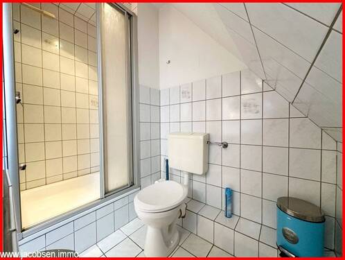 Badezimmer im Dachgeschoss - 