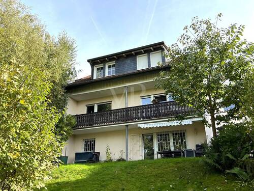 Ansicht von Nordwesten - Einfamilienhaus mit Einliegerwohnung in beliebter Wohnlage nahe Schulviertel - nach WEG geteilt