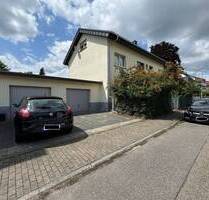 ++Mehrfamilienhaus mit naturbelassenem Garten in Sandhausen++