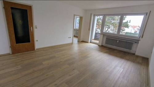 03 Wohnzimmer - gepflegte 2-Zimmer-ETW zu verkaufen