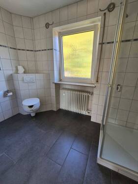 Bad.jpg - 5 Zimmer Reihenendhaus in Neusäß