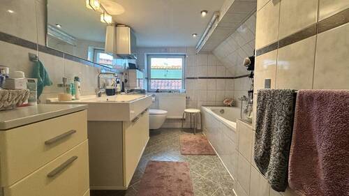 Badezimmer Dachgeschoss - 
