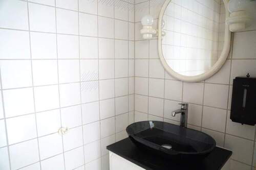 WC - 