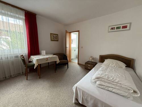 Hotelzimmerbeispiel EZ - 