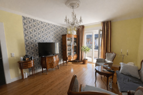 EG: Wohnzimmer - 9 Zimmer Mehrfamilienhaus, Wohnhaus in Keltern- Ellmendingen