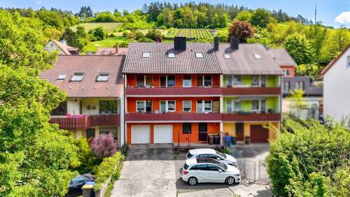 Frontansicht - Mehrfamilienhaus im schönen Randersacker