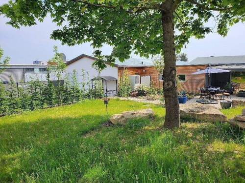 Blick zur Einliegerwohnung.jpg - VERKAUFT - Bungalow + 2 Einliegerwohnungen - Ebenerdiges Wohnen für 1-2 Familien oder Alt + Jung an der Talsperre Bautzen!