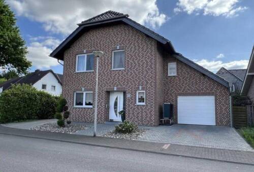 Bild 1 - Einfamilienhaus - 1.700,00 EUR Kaltmiete, ca.  160,00 m² Wohnfläche