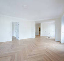 Eleganz auf höchstem Niveau - stilvolles Apartment mit Stuck, Schiebetüren & Premium-Ausstattung - Berlin Friedrichshain