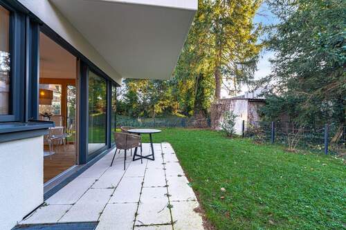 benachbarter Baumbestand - 