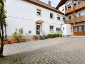 Außenansicht vom Parkplatz - 