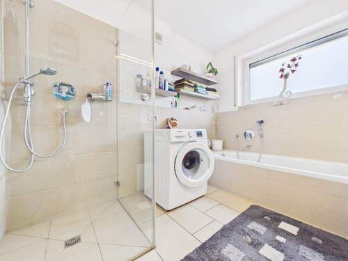 Bad - Etagenwohnung mit 81,60 m&sup2; in Oberndorf am Neckar / Bochingen zum Kaufen