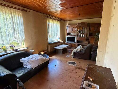 Wohnzimmer - 4 Zimmer Mehrfamilienhaus, Wohnhaus zum Kaufen in Jade