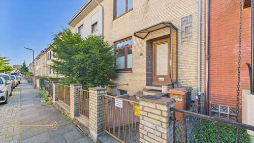 Haus Ansicht Eingang - 4 Zimmer Reihenmittelhaus zum Kaufen in Bremen