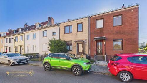 Haus Ansicht Eingang - 4 Zimmer Reihenmittelhaus in Bremen