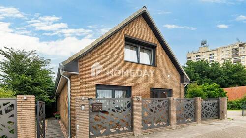 Außenansicht 2 - Einfamilienhaus mit zwei Wohneinheiten und großem Grundstück mit Baulandreserve