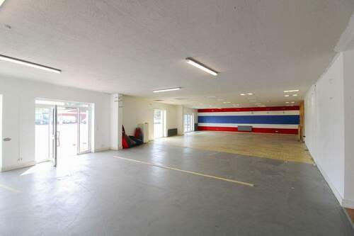 Halle - Halle in Adendorf zum Kaufen