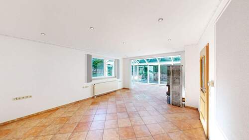 Wohnbereich EG - Mehrfamilienhaus, Wohnhaus mit 179,00 m&sup2; in Mainstockheim zum Kaufen