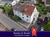 Hausansicht - Solides Zweifamilienhaus mit Garten und Garage in Niederhadamar!