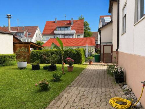 Eingangsbereich mit Garten - 