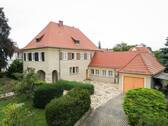 Wohnhaus mit Anbau - 