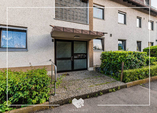 Eingang - HELLE 3,5-ZIMMER- WOHNUNG MIT BALKON IN GUTER LAGE