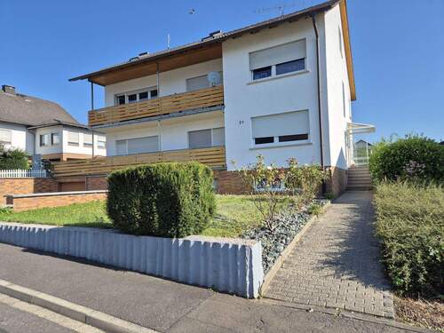 Strassenansicht - Sehr schönes 3-Familienhaus mitten in Kirchhain