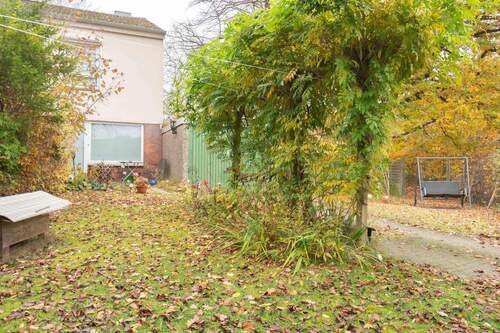 Rückseite mit Garten - 